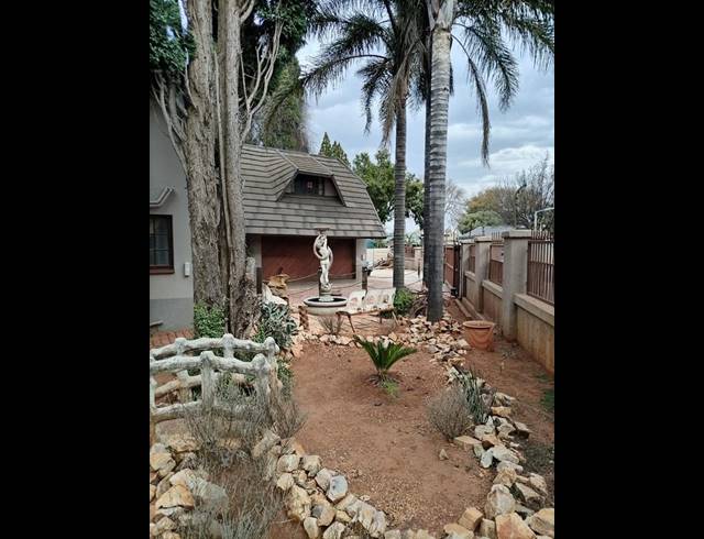 5 BEDROOM HOUSE FOR SALE IN ZWARTKOP EXT 4,5,6,8